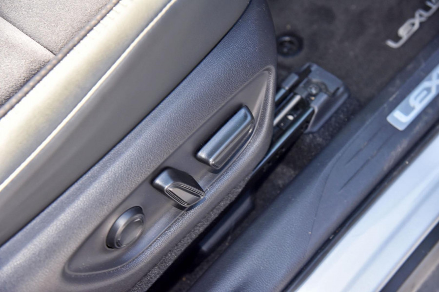 2024 Lexus LBX MAYH15R Sports Luxury SUV Image 15