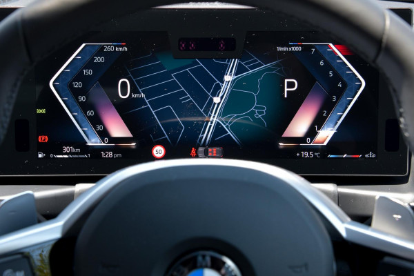 2025 BMW 3 Series G21 LCI II 330i M Sport Wagon image 9