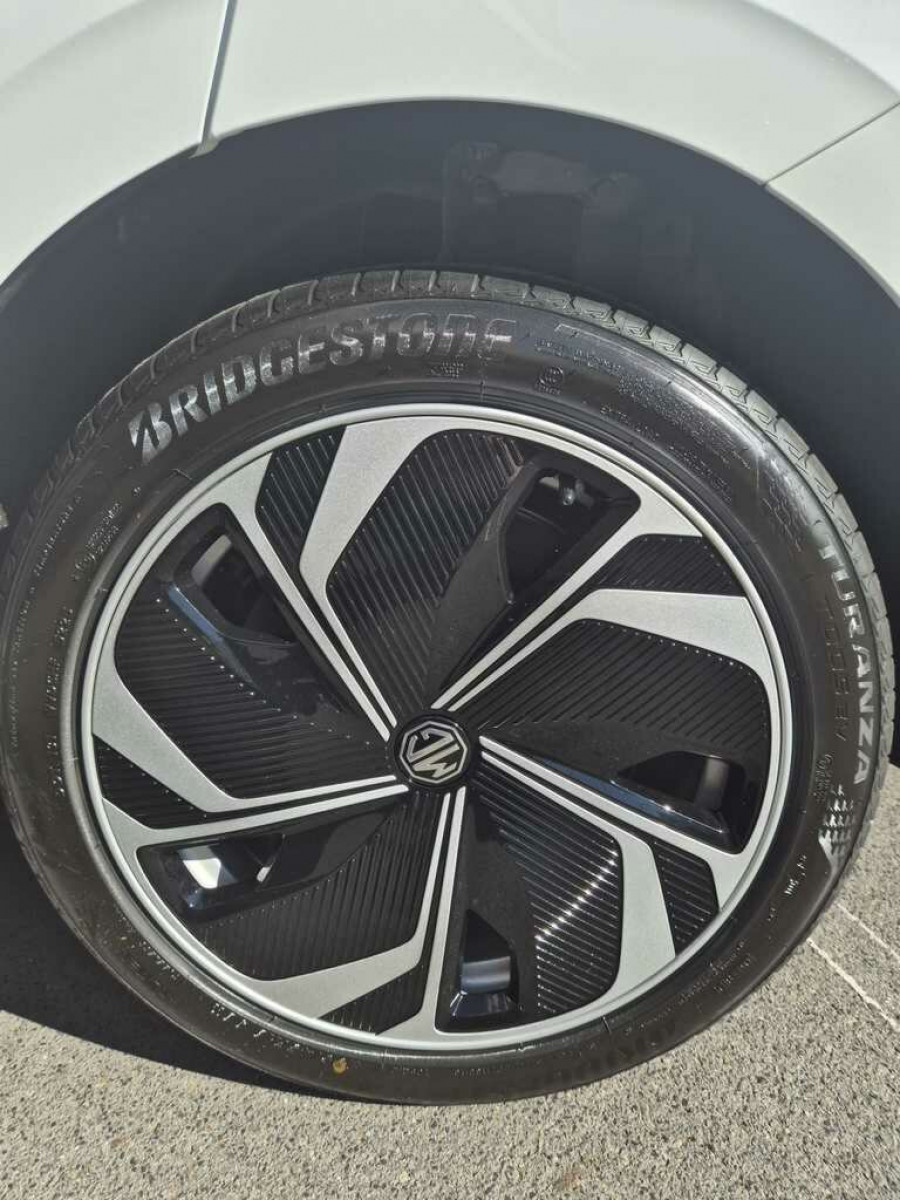 2026 MG MG4 AH4E Essence 64 Hatch Image 19