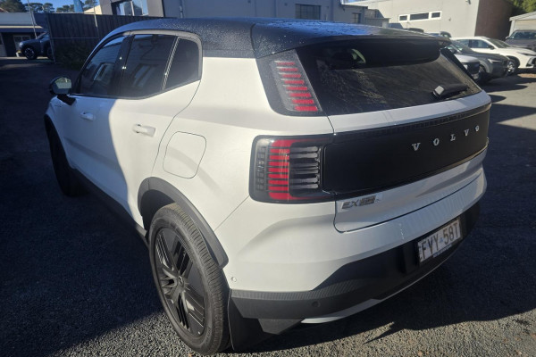 2026 Volvo EX30 Cross Country  Ultra Twin Motor Performance SUV Image 6