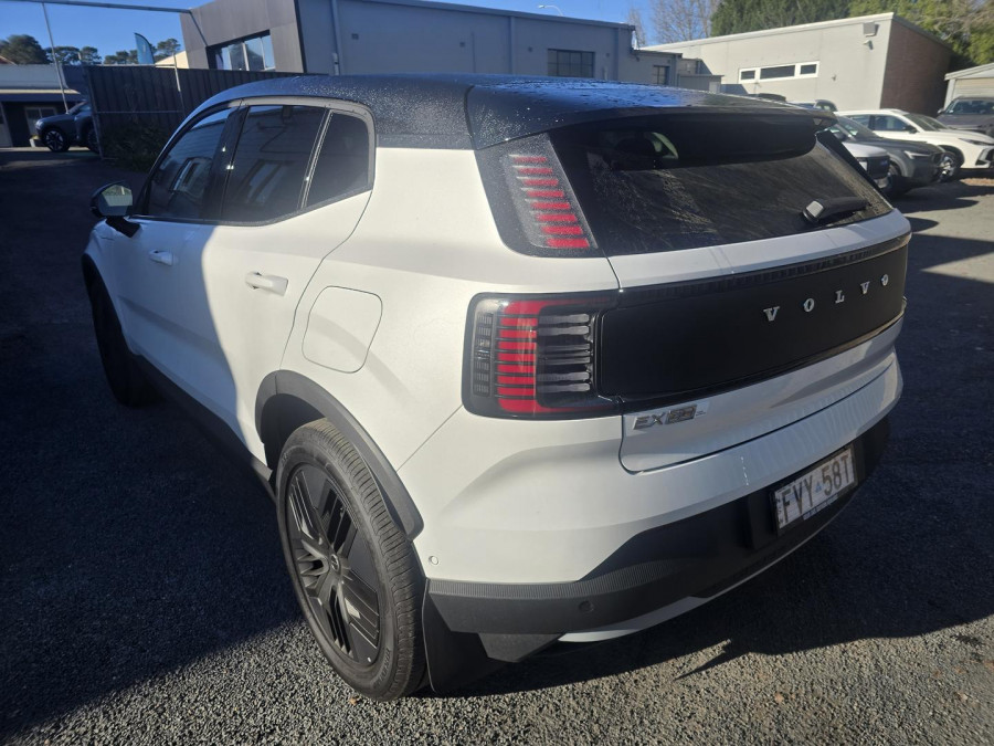 2026 Volvo EX30 Cross Country  Ultra Twin Motor Performance SUV Image 6