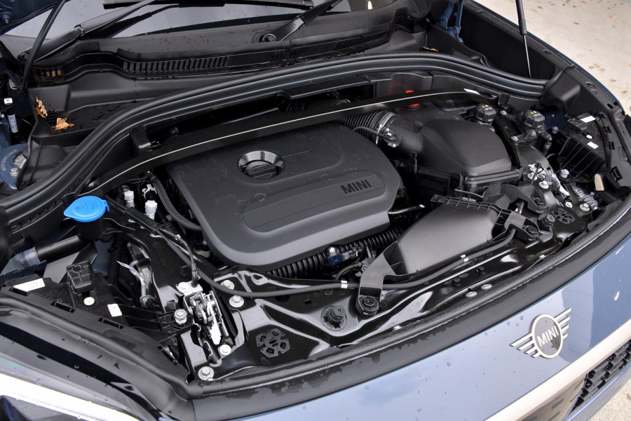 2026 MINI Countryman U25 S Favoured SUV