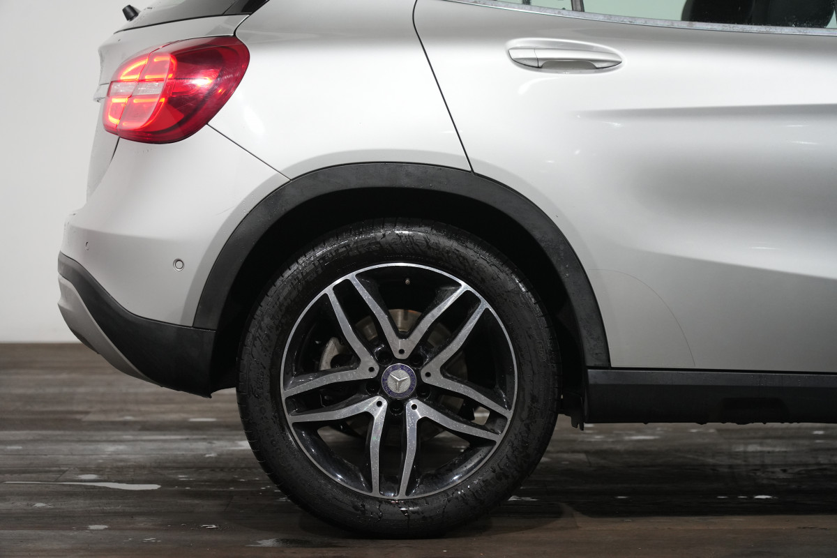 2017 Mercedes-Benz GLA-Class 180 SUV