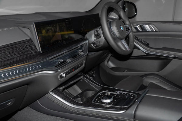 2026 BMW X5 G05 LCI xDrive30d M Sport SUV image 7