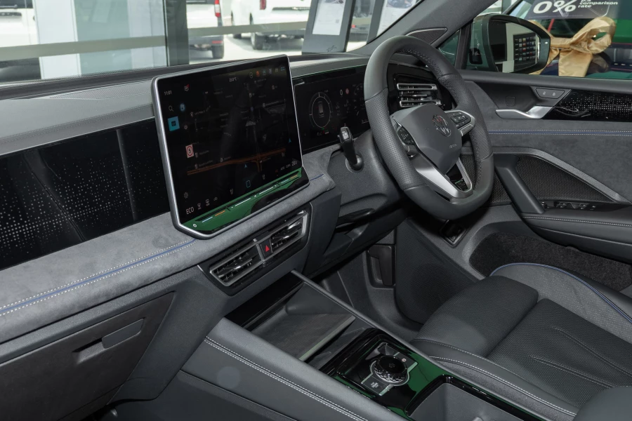 2026 Volkswagen Tiguan CT 200TSI eHybrid R-Line SUV Image 8