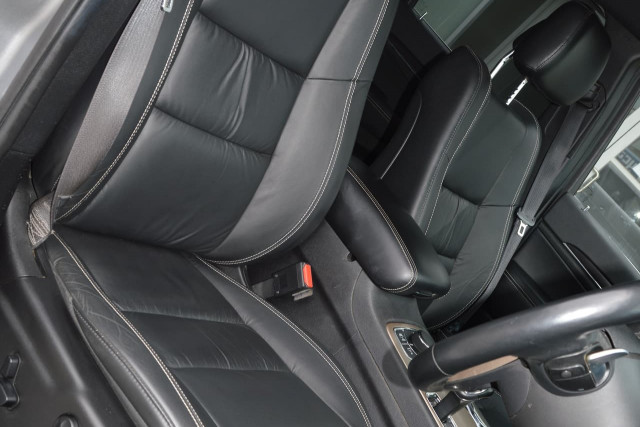 2014 Jeep Grand Cherokee Limited 16 of 27