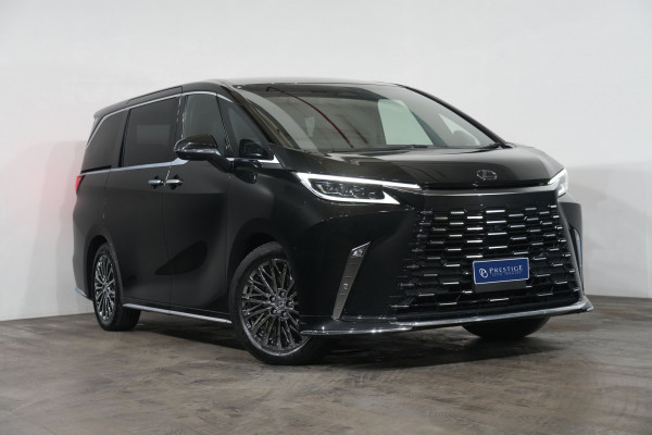 2025 Lexus LM 500h Ultra Luxury Black Trim SUV