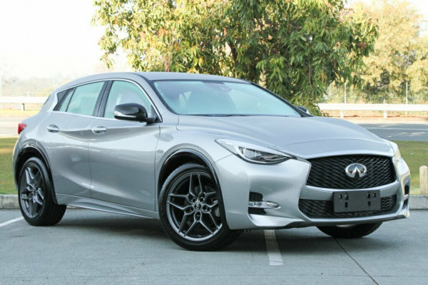 Infiniti Q30 Sport D-CT H15