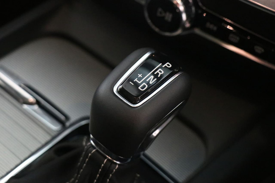 2019 MY20 Volvo V60 F-Series T5 R-Design Wagon Image 15