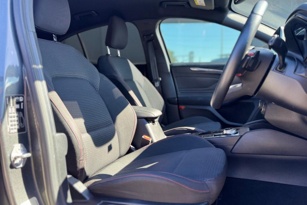 2019 MY19.25 Ford Focus SA ST-Line Hatch Image 15