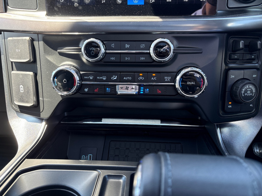 2024 Ford F-150  Platinum Dual Cab Image 15