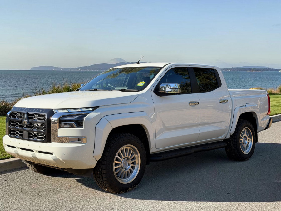 2025 Mitsubishi Triton MV GLS Ute Image 3