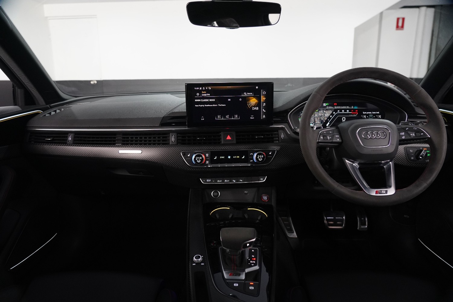 2021 Audi RS4  Quattro SUV Image 24
