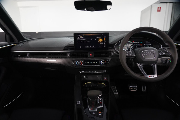 2021 Audi RS4  Quattro SUV Image 24