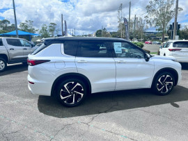 2024 Mitsubishi Outlander ZM Exceed Tourer SUV image 9