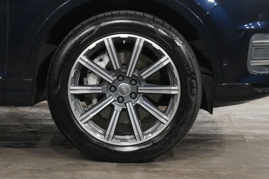2016 Audi Q7 4M TDI SUV Image 4