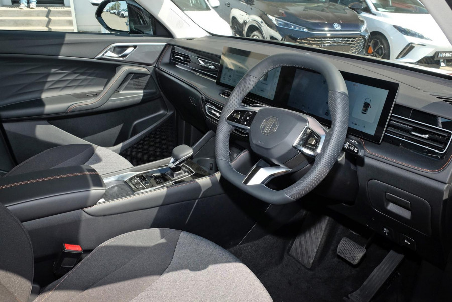 2024 MY24.5 MG HS AS33 Vibe SUV Image 14