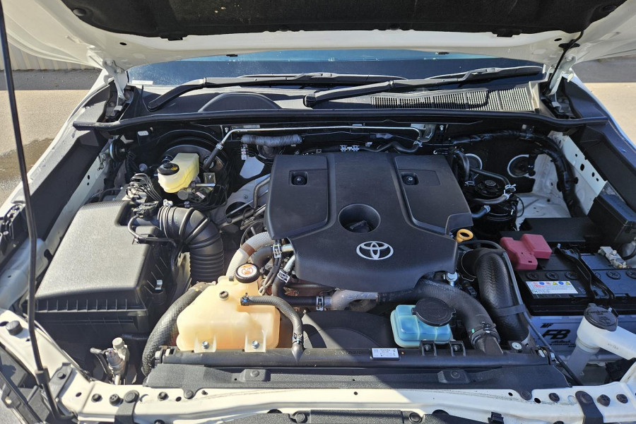 2022 Toyota HiLux GUN126R SR Double-Cab Pick-Up Image 13