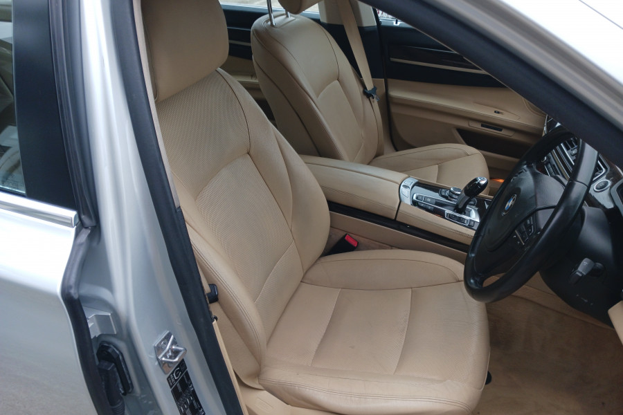 2009 MY10 BMW 7 Series F01 Tw.Turbo 740i Sedan Image 22