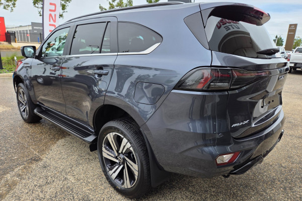 2025 Isuzu MU-X LS-T SUV Image 5