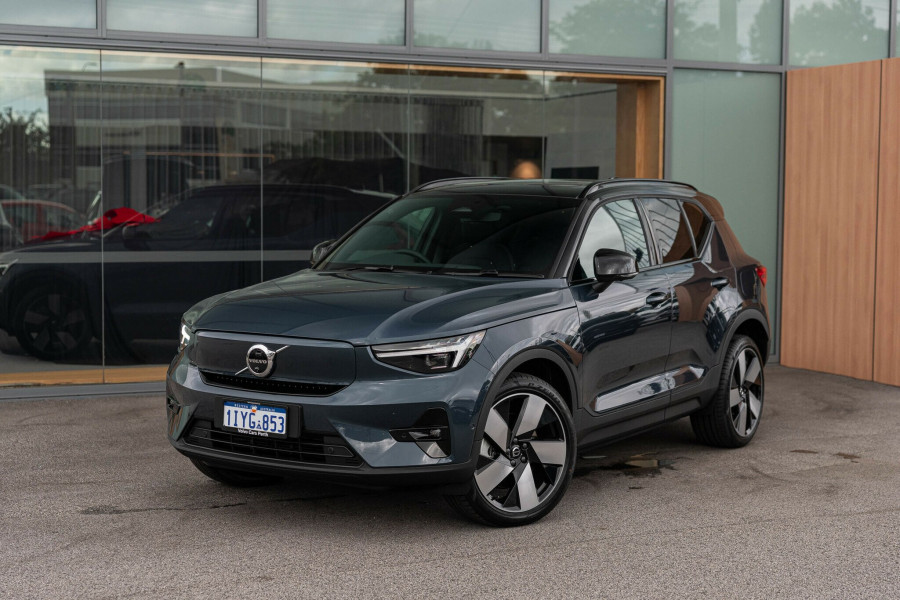 2026 Volvo EX40  Ultra Twin Motor Performance SUV Image 2