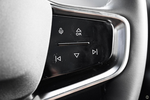 2025 Volvo EX30  Twin Motor Performance Ultra SUV Image 11