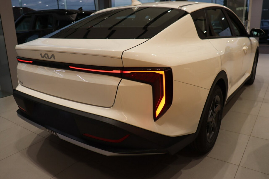 2025 Kia K4 CL4m S Sedan Image 9