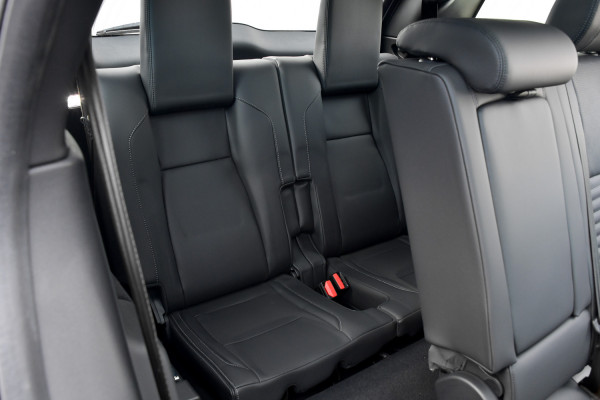 2026 Land Rover Discovery Sport L550 P250 Landmark SUV image 6