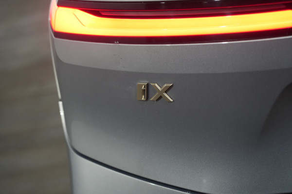 2023 BMW iX xDrive40 Sport SUV Image 9