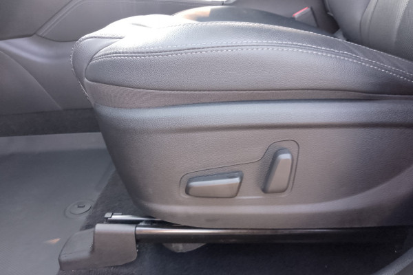 2019 Hyundai Santa Fe TM Highlander SUV Image 12