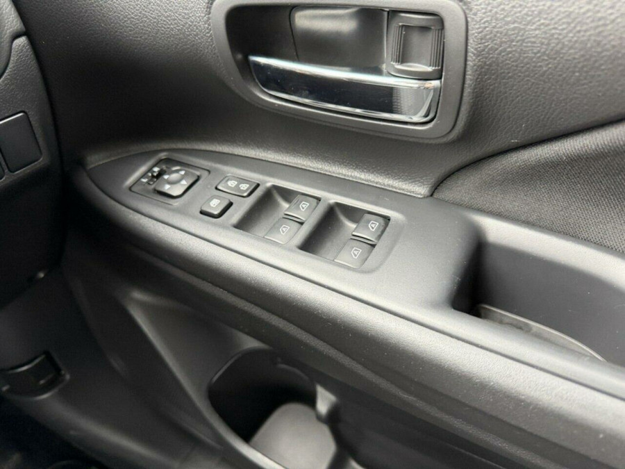 2019 Mitsubishi Outlander ZL ES SUV Image 12