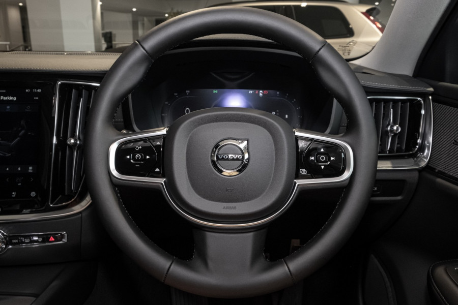 2025 Volvo V60 Cross Country Z Series Ultra B5 Bright Wagon Image 10