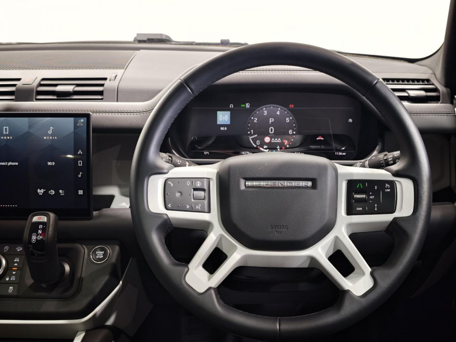 2025 MY25.5 Land Rover Defender L663 110 P400 S SUV Image 15