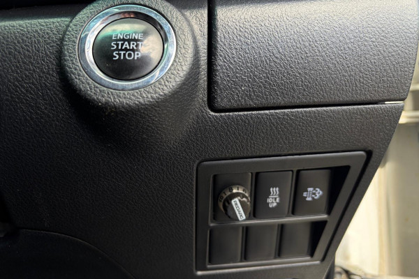 2016 Toyota HiLux  SR5 Double Cab Pick Up Image 19