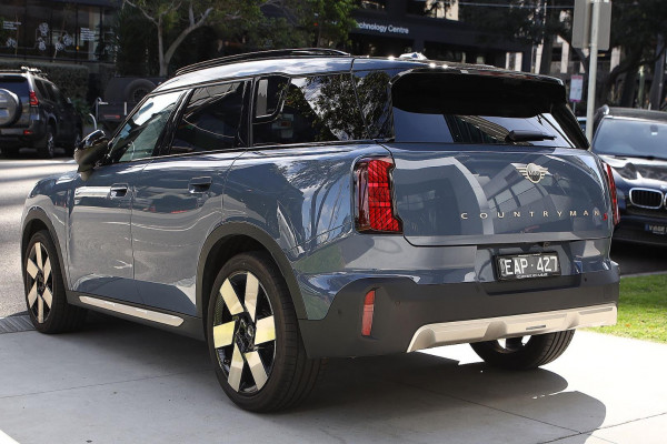 2026 MY25 MINI Countryman U25 S Favoured SUV image 4