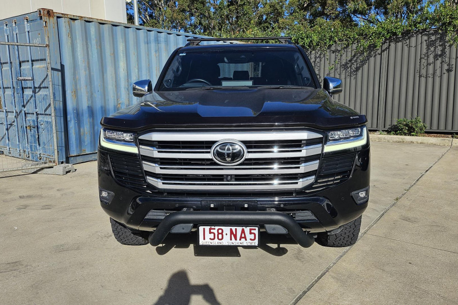 2022 Toyota LandCruiser FJA300R Sahara SUV Image 8