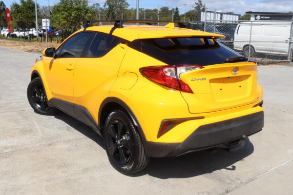 2017 Toyota C-HR NGX50R  SUV Image 6