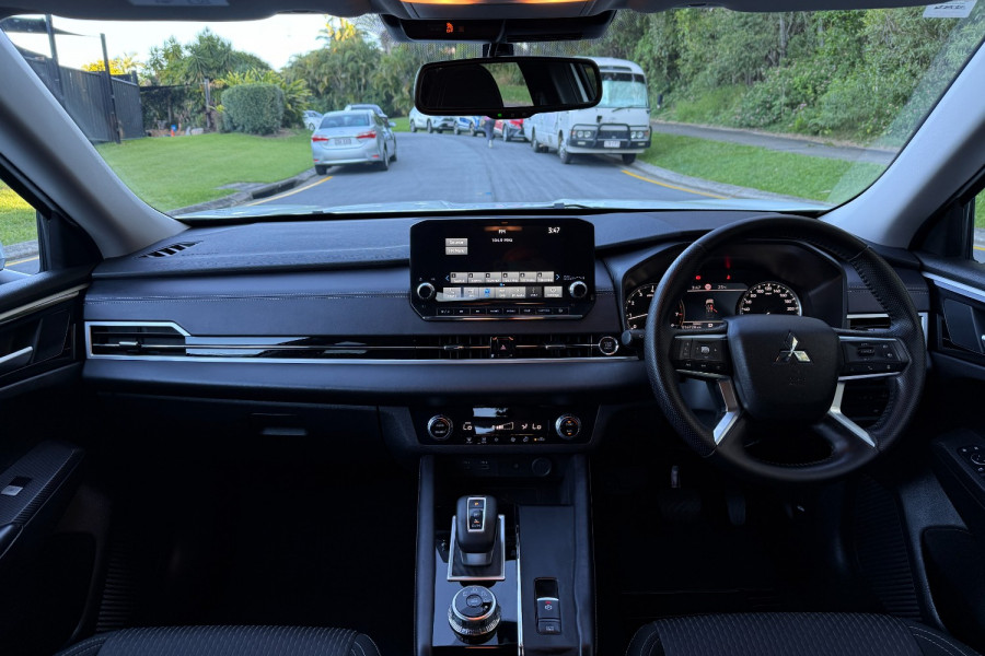 2023 MY24 Mitsubishi Outlander ZM LS SUV Image 18