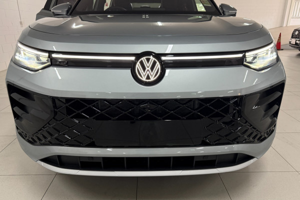 2025 MY26 Volkswagen Tayron R4 195TSI R-Line SUV Image 34