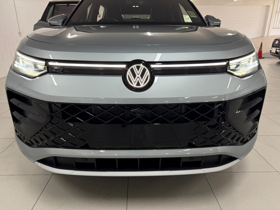 2025 MY26 Volkswagen Tayron R4 195TSI R-Line SUV Image 34