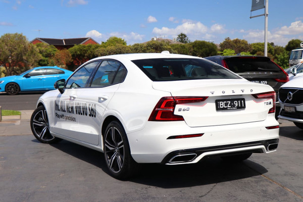 2020 Volvo S60 Z Series T5 R-Design Sedan Image 3