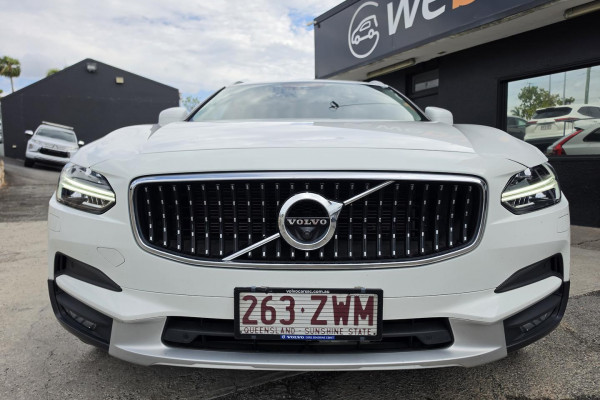 2019 Volvo V90 Cross Country P Series D5 Wagon Image 6