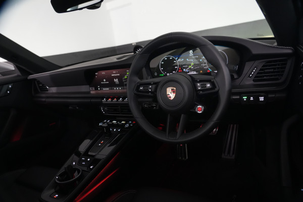 2025 Porsche 911 992.2 Carrera S Coupe Image 40