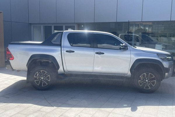 2022 Toyota HiLux GUN126R Rogue Double-Cab Pick-Up Image 6