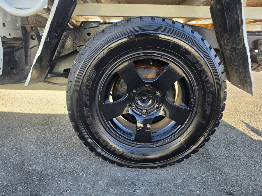 2017 Isuzu D-MAX  SX Cab Chassis Image 11