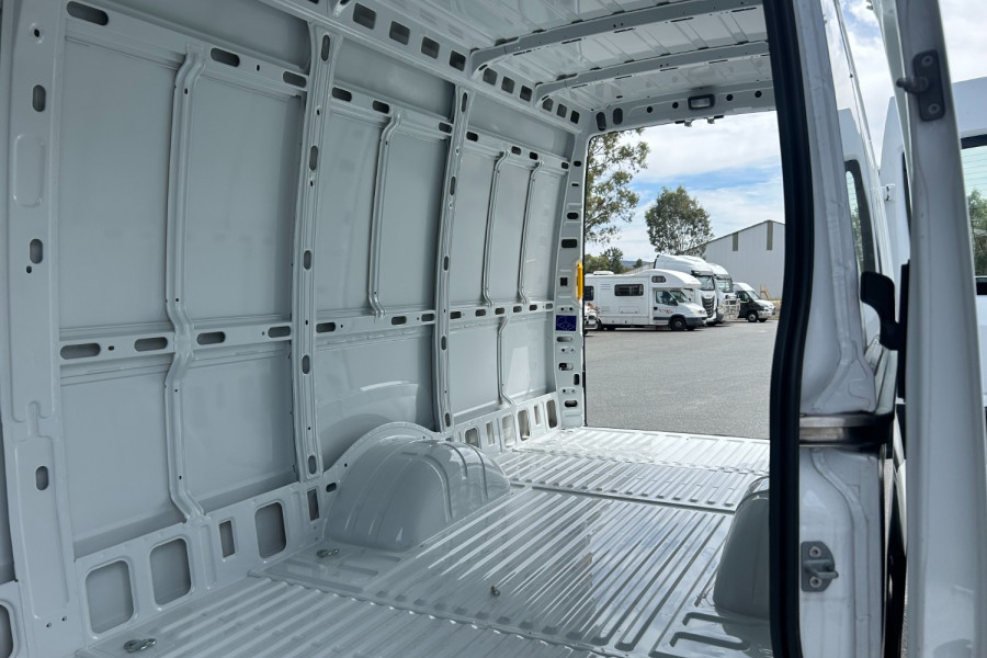 2024 MY22 Iveco Daily E6 Van Image 10