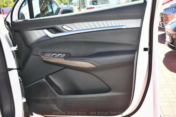 2025 MG QS IS31 Essence SUV Image 5