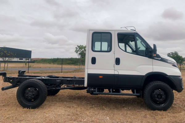 2024 Iveco Daily4x4 7T Cab Chassis Image 4