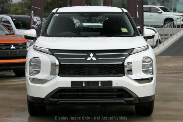2026 MY25 Mitsubishi Outlander ZM ES SUV Image 13