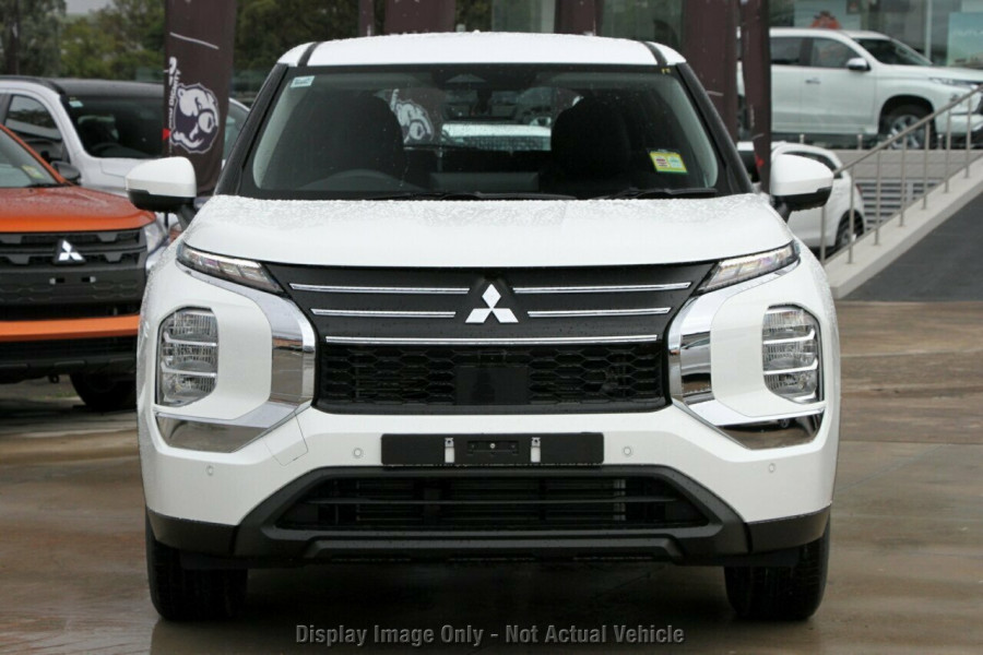 2026 MY25 Mitsubishi Outlander ZM ES SUV Image 13